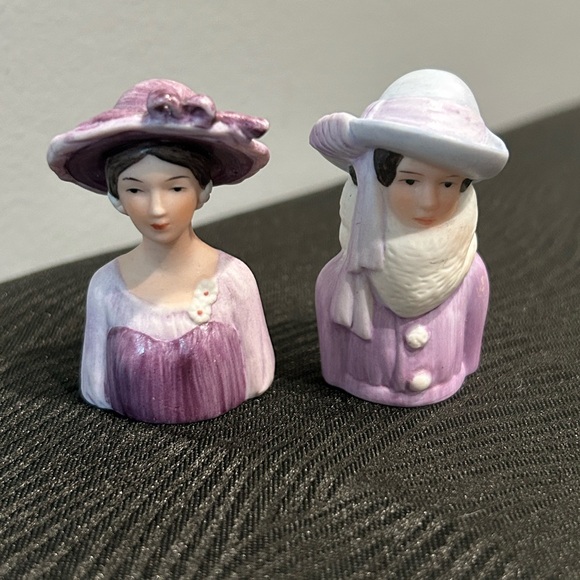 Set of 8 - Avon American Fashion Porcelain Thimbles - Picture 6 of 12